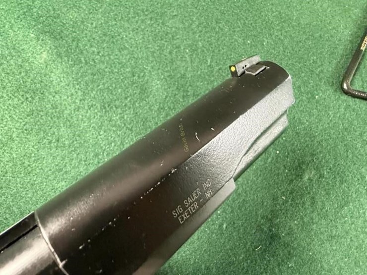 german-sig-sauer-mdl.1911-22-22lr-pistol-image-10