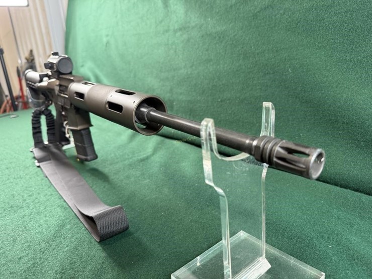 bushmaster-mdl.xm15-e2s-5.56-rifle-image-5