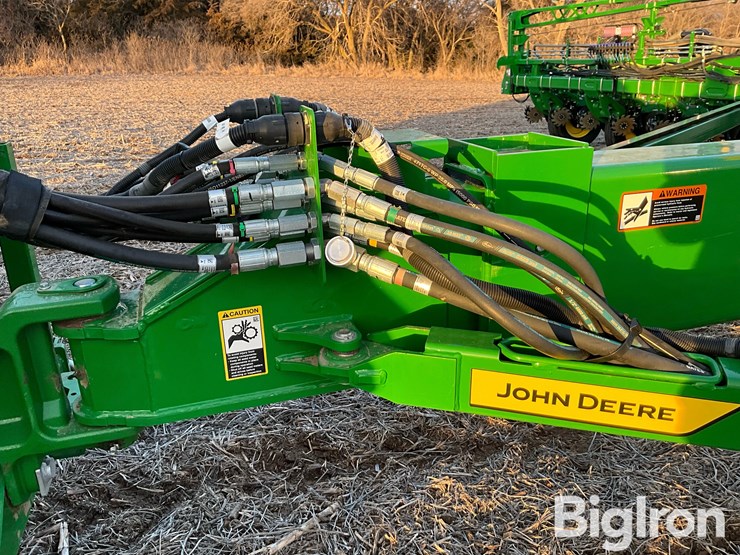 2024-john-deere-1775nt-image-19