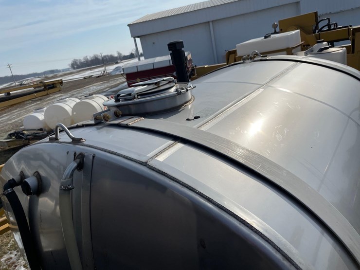 tag-#186,-2009-gvm-6215-self-propelled-sprayer-image-26