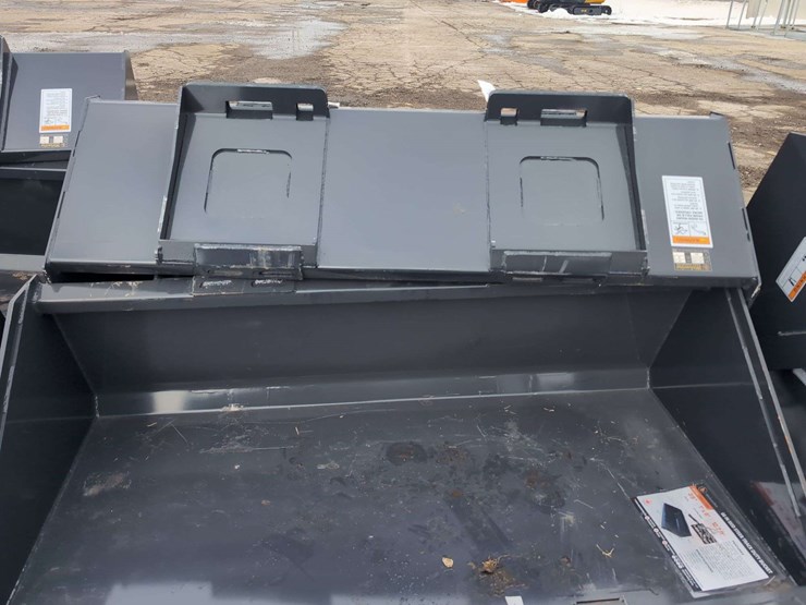 (1)-wolverine-66"-skid-steer-track-duty-bucket-tdb-11-66w-image-3