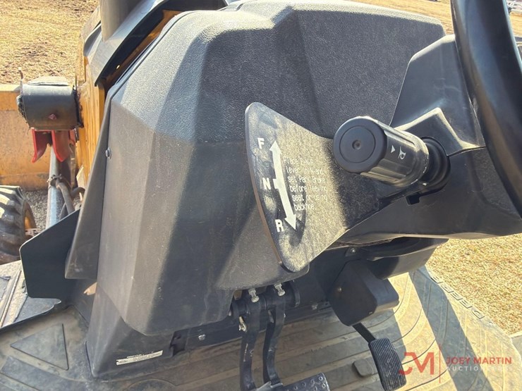 2020-deere-310l-ep-image-24