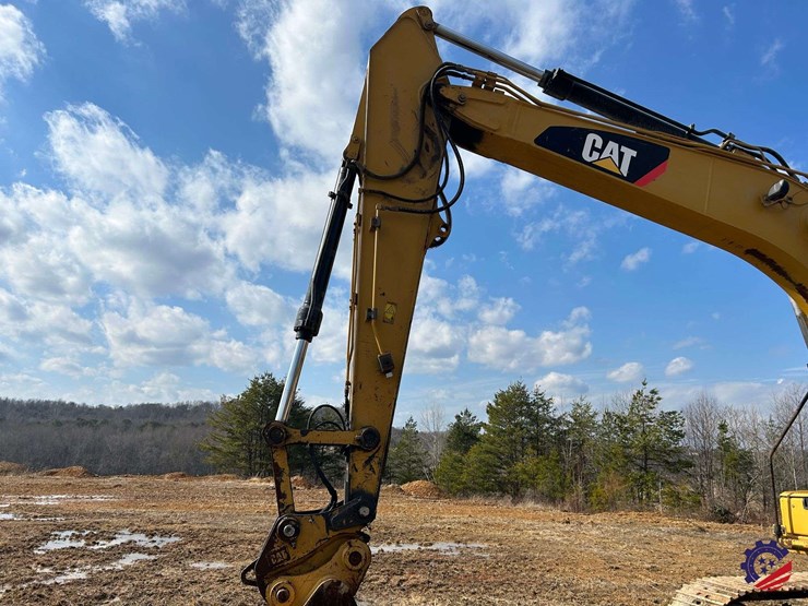 2017-caterpillar-318fl-image-11