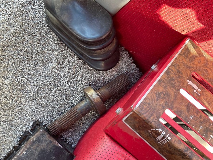 1980-white-2-85-image-31