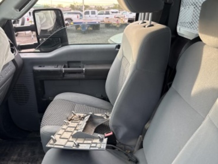 2016-ford-f550-image-23