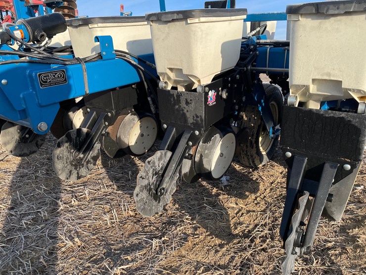 2010-kinze-3000-image-5