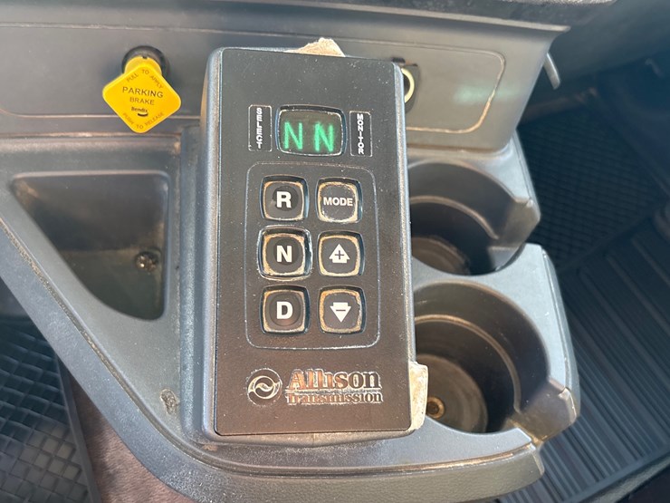 #250-•-2024-kenworth-t880-dump-truck-|-title-delay-image-13