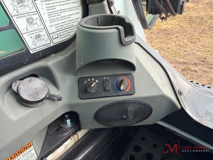 2015-bobcat-t770-image-23