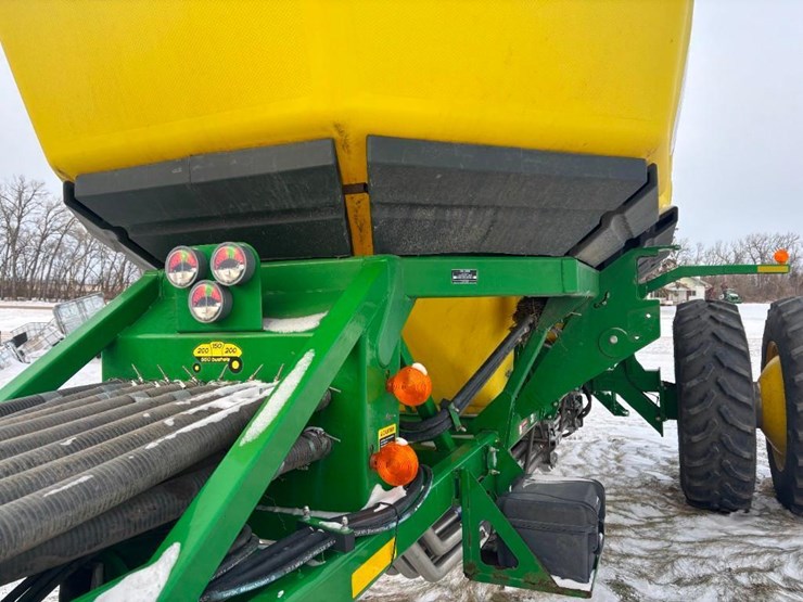 2015-john-deere-1835-image-21