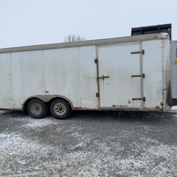Enclosed Trailer, 20', white, tanden axle, ramp door, side door
