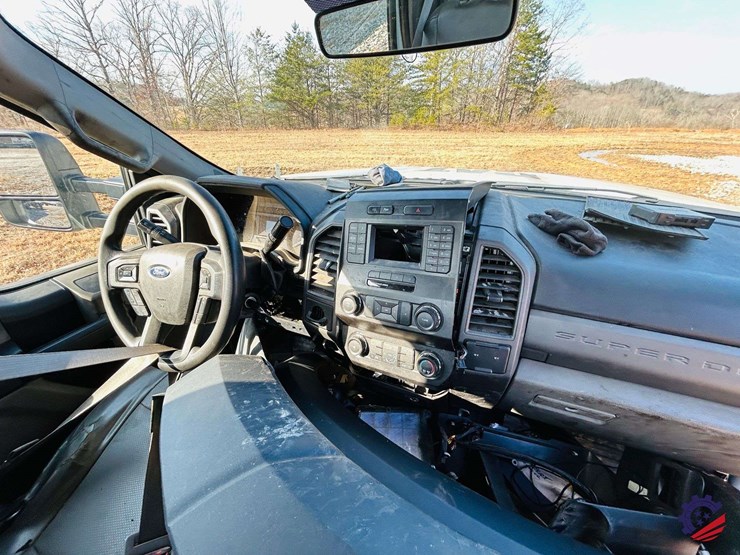 2018-ford-f550-image-37