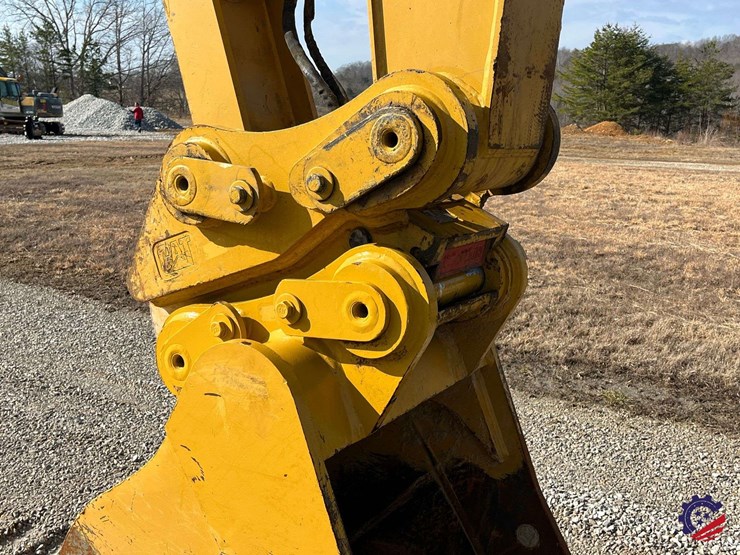 2018-caterpillar-326fl-image-28