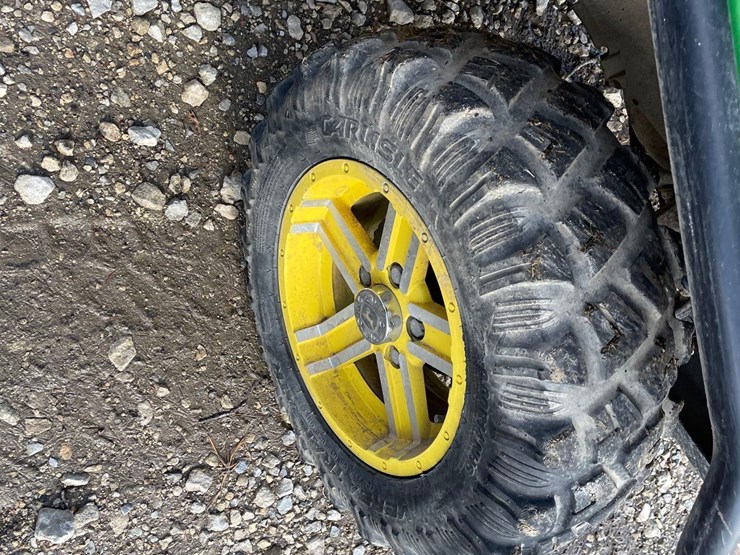 john-deere-gator-image-12