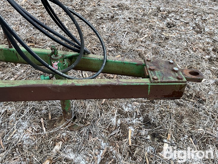 john-deere-235-image-10