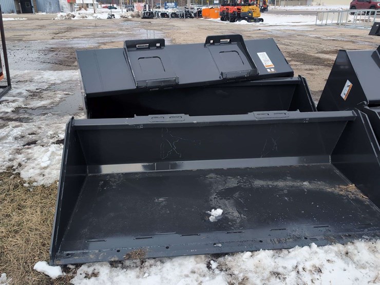 (1)-wolverine-78"-skid-steer-track-duty-bucket-tdb-11-78w-image-1