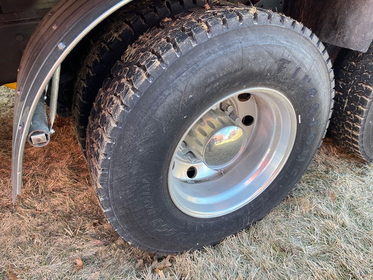 1996-western-star-4900-image-7