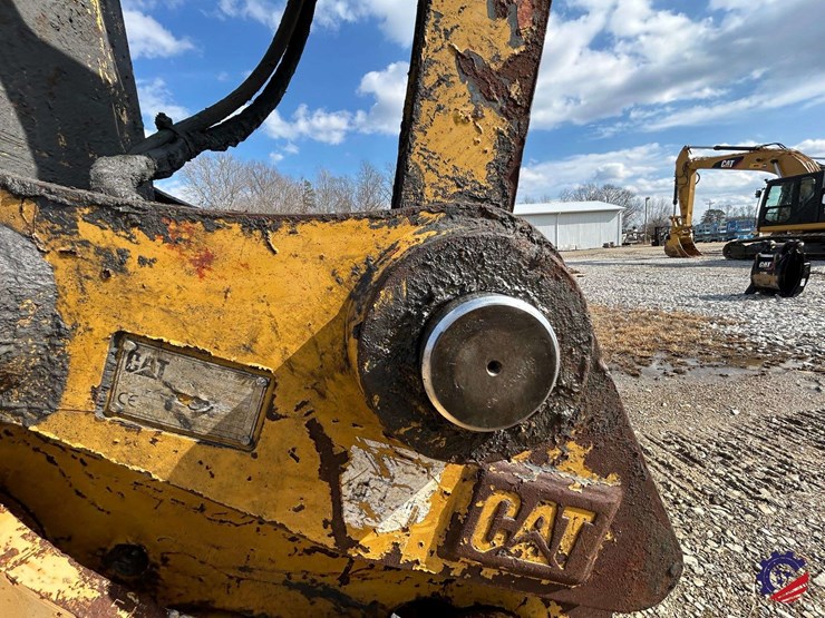 2017-caterpillar-318fl-image-29