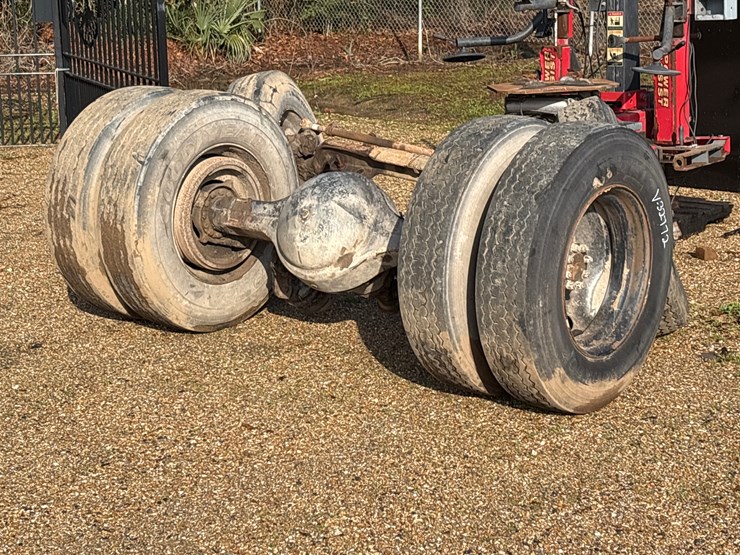 #32772-•-set-of-front-and-rear-axles-image-1