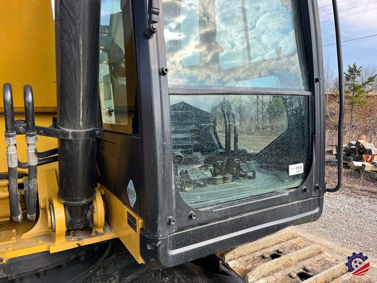 2018-caterpillar-326fl-image-100