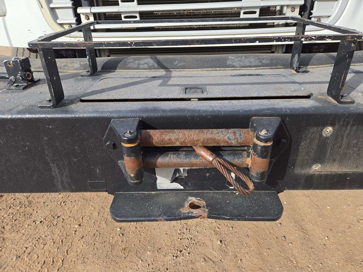 2013-freightliner-m2-106-image-13