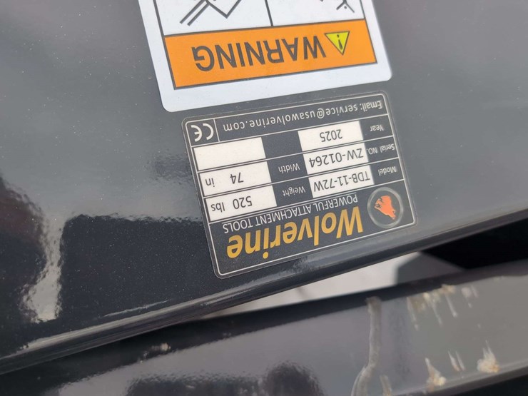 (1)-wolverine-72"-skid-steer-track-duty-bucket-tdb-11-72w-image-4