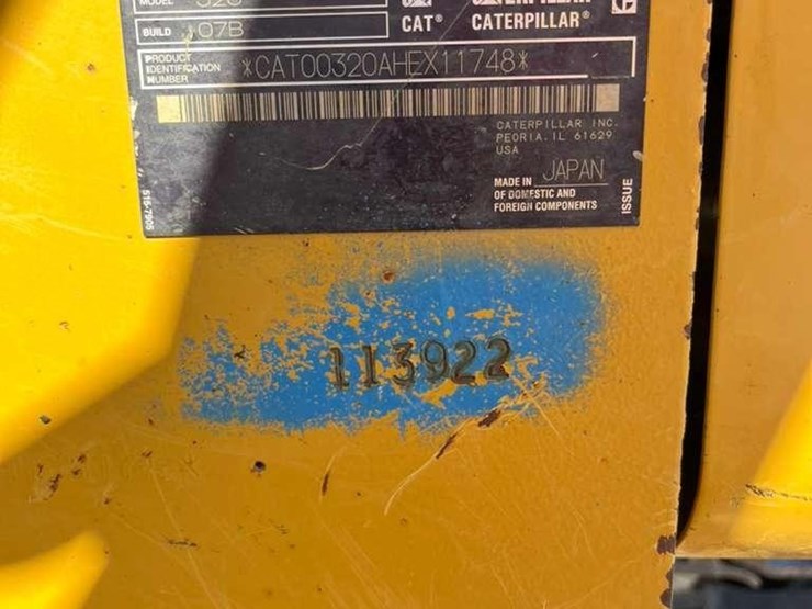 2019-caterpillar-320-image-26