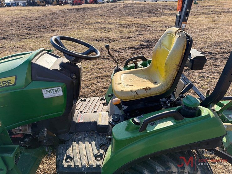 john-deere-1023e-image-12