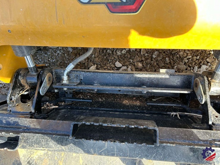 2023-caterpillar-299d3-xe-land-management-image-24