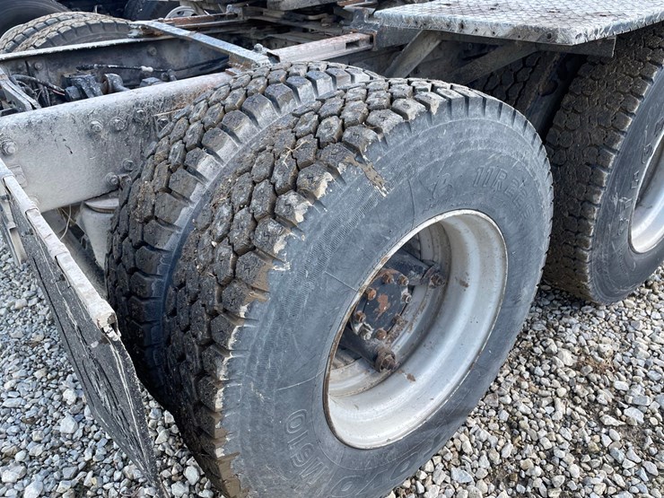 tag-#468,-1981-r-series-600-mack-semi-tractor-image-12