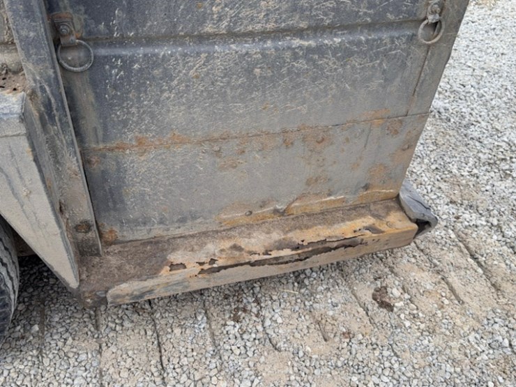 16'-gooseneck-livestock-trailer,-tandem-axle-image-16