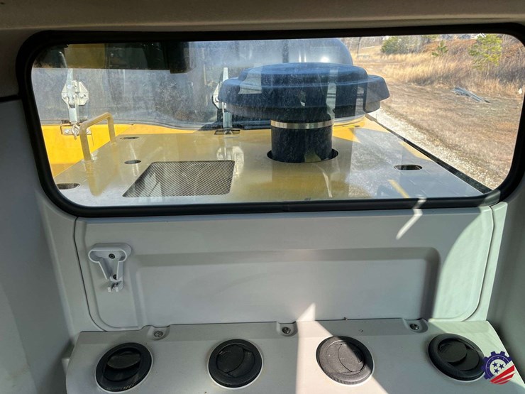 2018-caterpillar-326fl-image-112