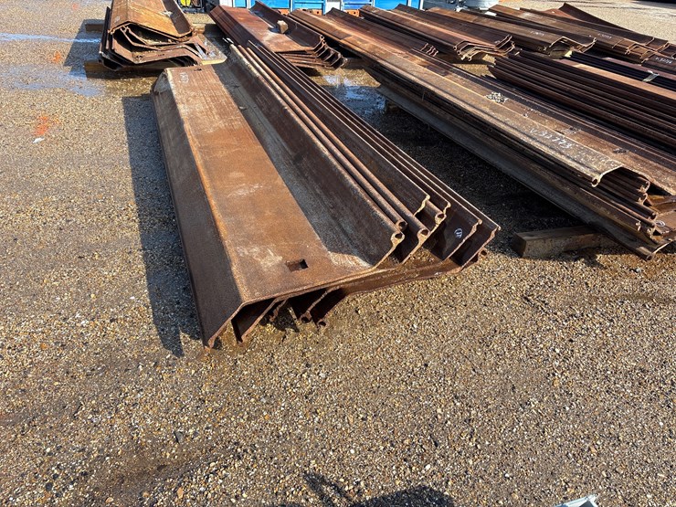 #2776-•-lot-of-(approx-78)-sheet-piling-10ft-image-3