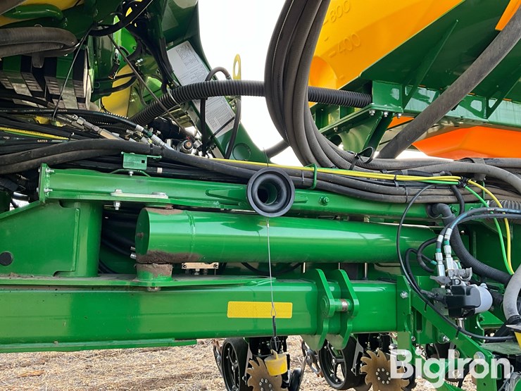 2024-john-deere-1775nt-image-15