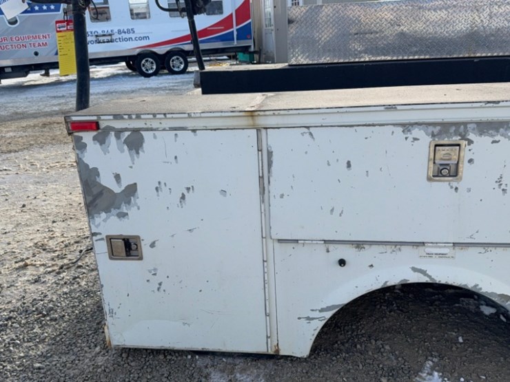 omaha-truck-bed-w/-ladder-rack-image-8