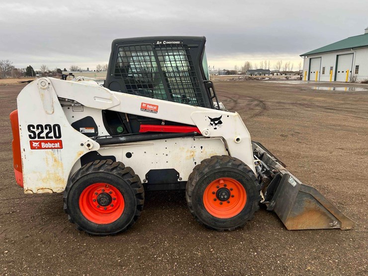 bobcat-s220-image-3