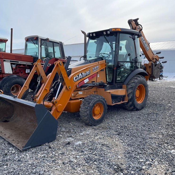 2012 CASE 580