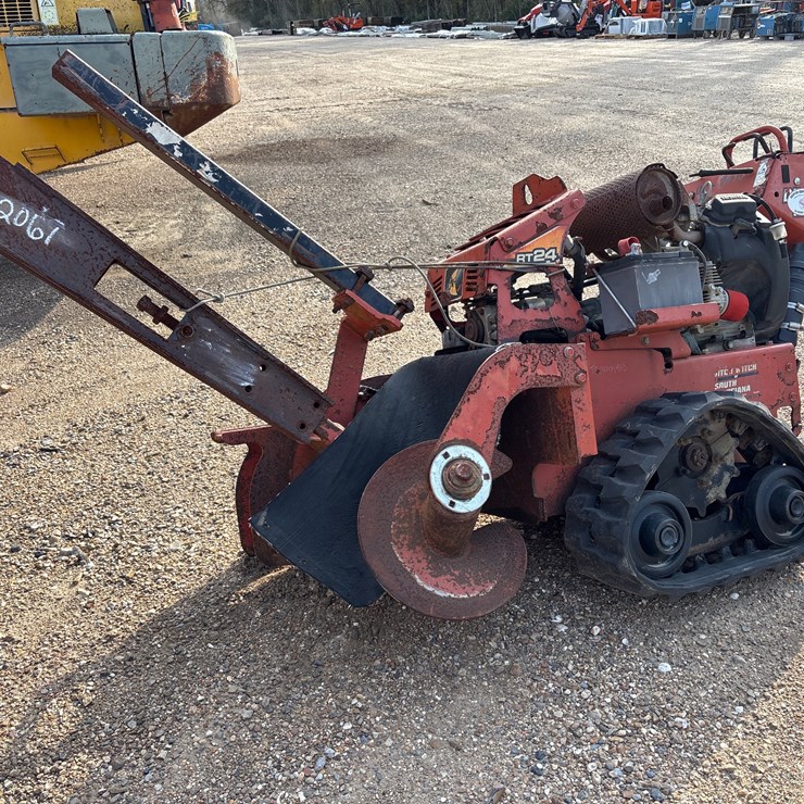 DITCH WITCH RT24