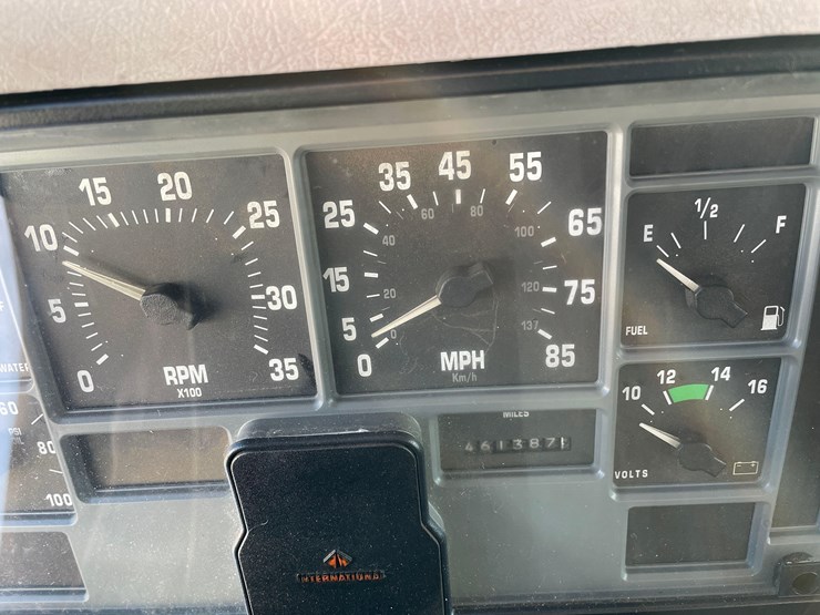 1996-case-ih-8100-image-18