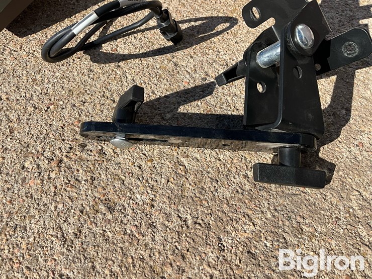 john-deere-autotrac-cab-monitor-extended-display-image-7