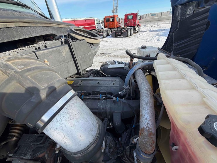 2015-peterbilt-579-image-37