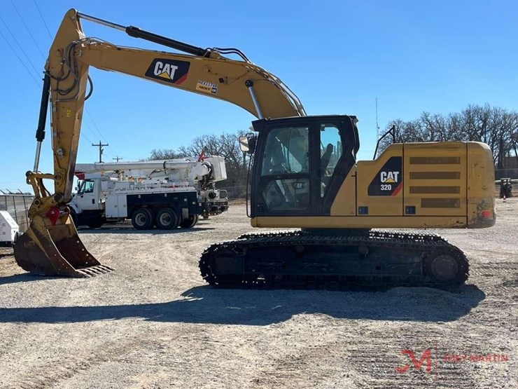 2019-caterpillar-320-image-2