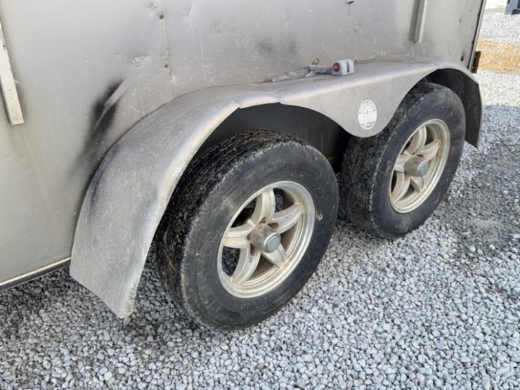 united-cargo-10'-trailer-sn#56jte1022ea134773,-tandem-axle,-ladder-hooks-on-side-image-8