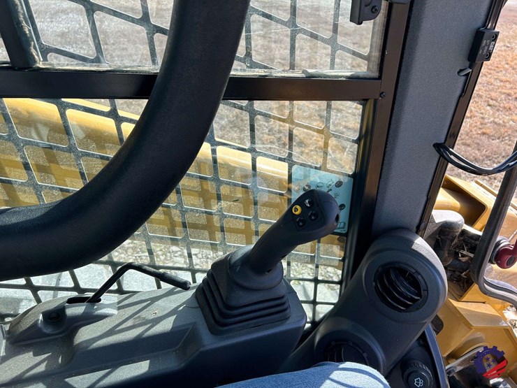 2023-caterpillar-299d3-xe-land-management-image-44