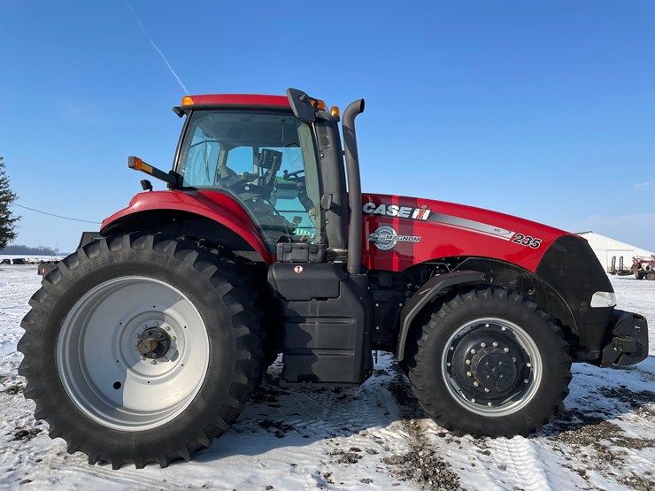 2013-case-ih-magnum-235-image-15