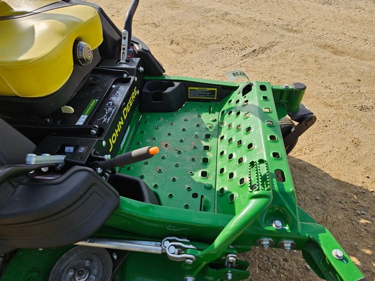 2021-john-deere-z960m-image-11