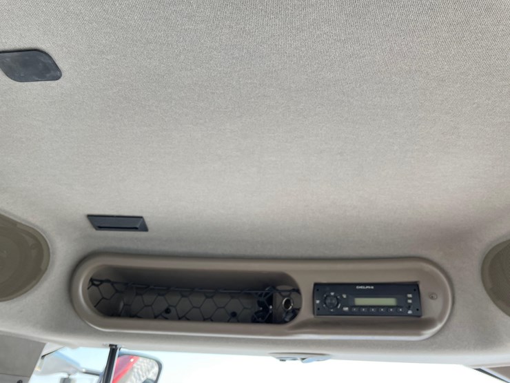 2013-case-ih-magnum-235-image-24