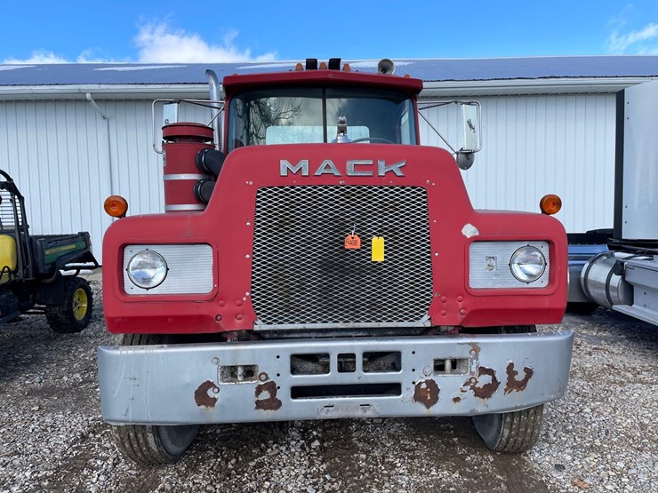 tag-#468,-1981-r-series-600-mack-semi-tractor-image-16