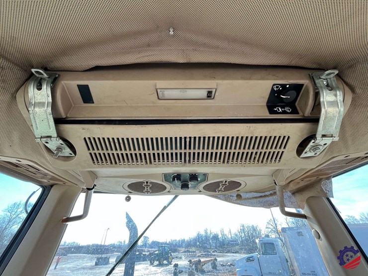 john-deere-6405-image-40