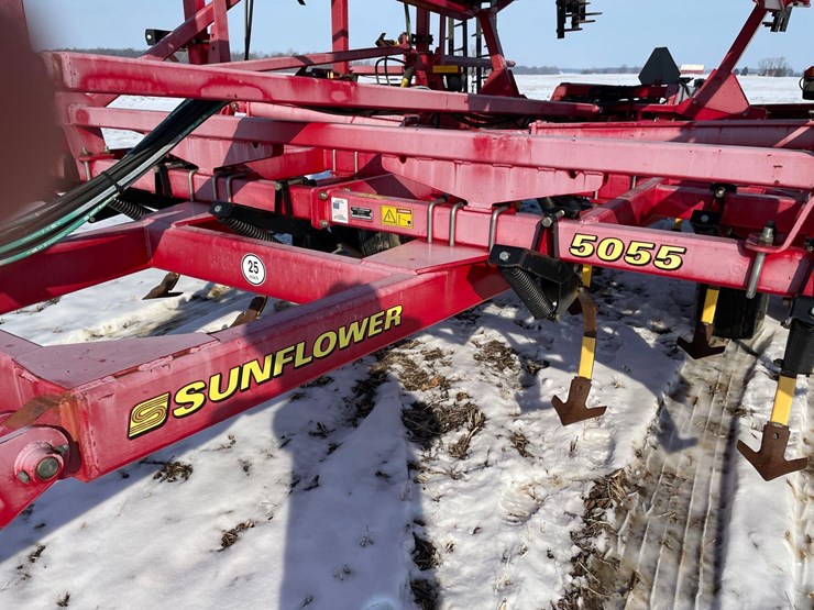 tag-#-,-52'-sunflower-5055-field-cultivator-image-2