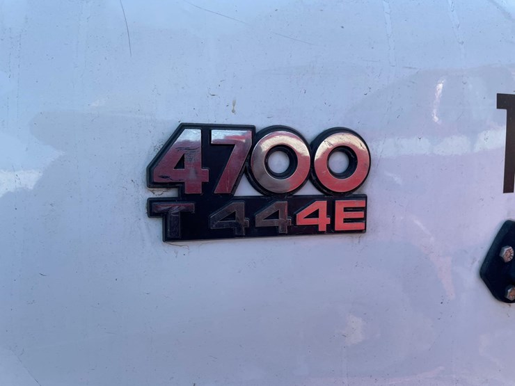 2000-case-ih-4700-image-3